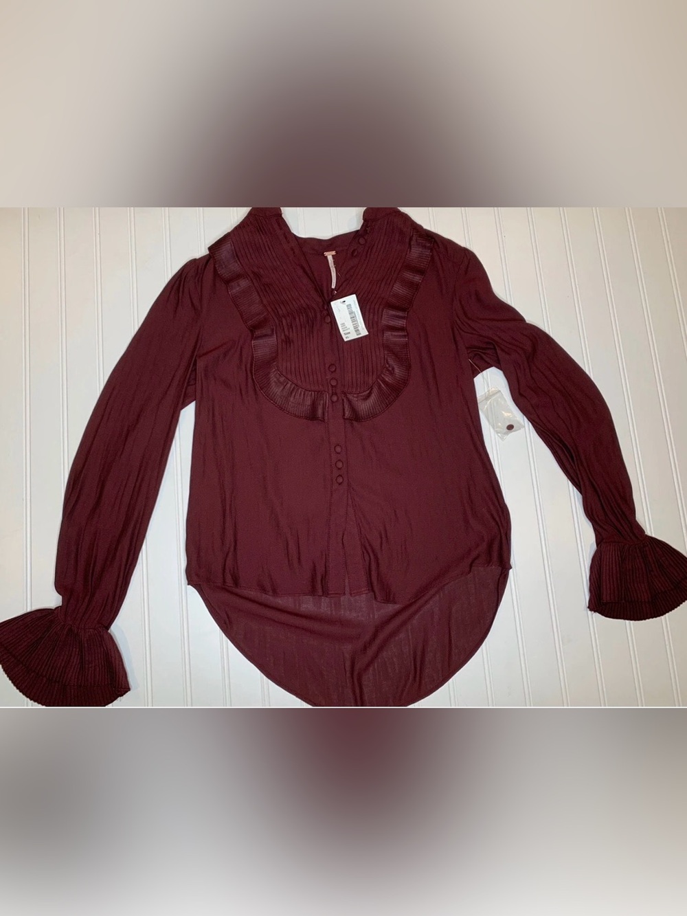 Free People All Shook Up' Ruffle Pin-Tuck Blouse Wine XS NEW. 1095 - Picture 2 of 4